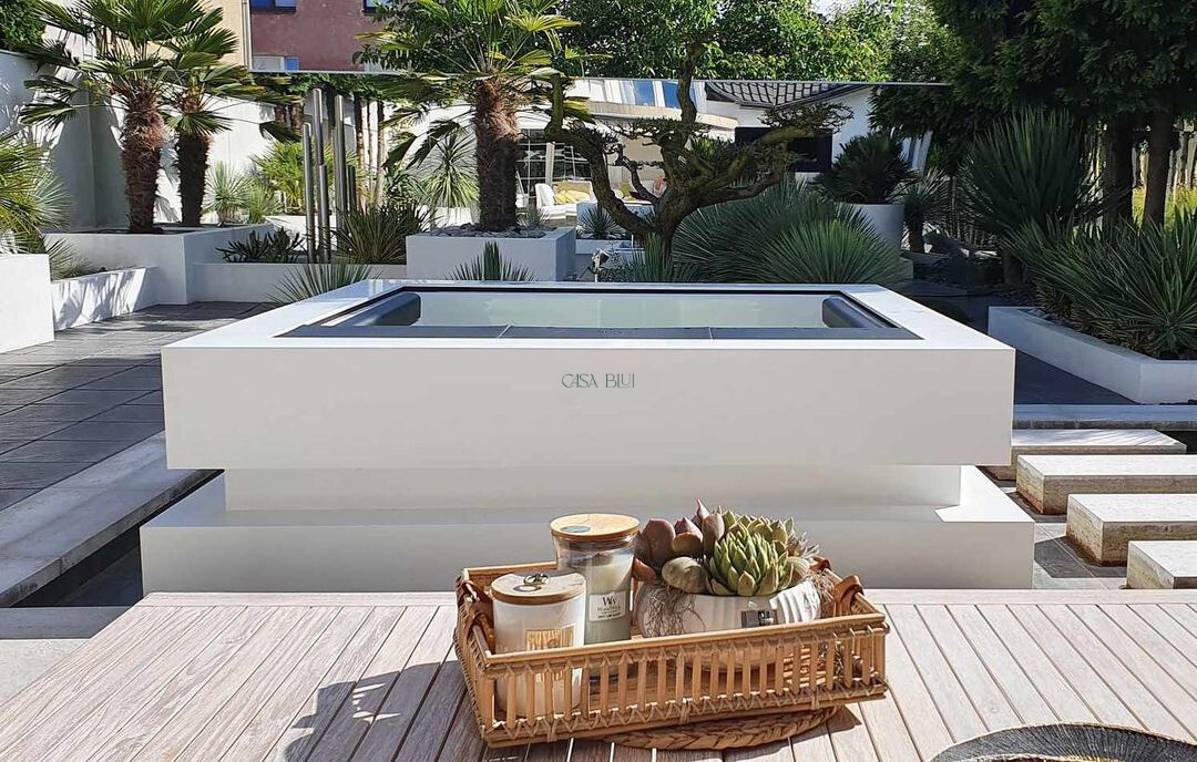 When Is the Best Time to Buy a Hot Tub?