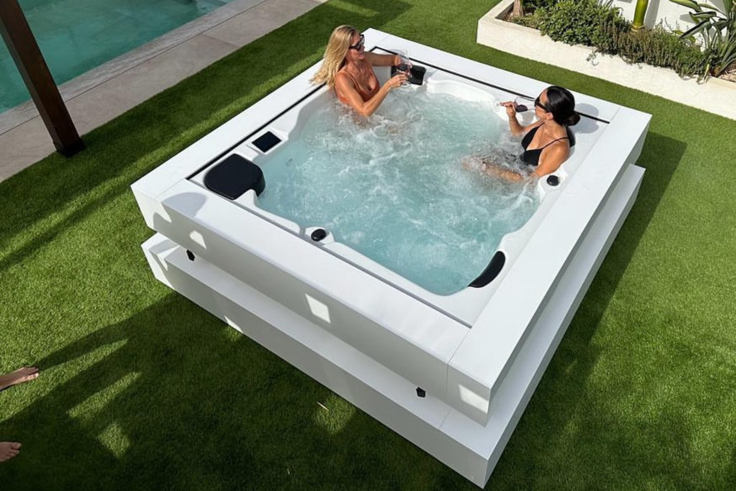 Nova Hot Tubs
