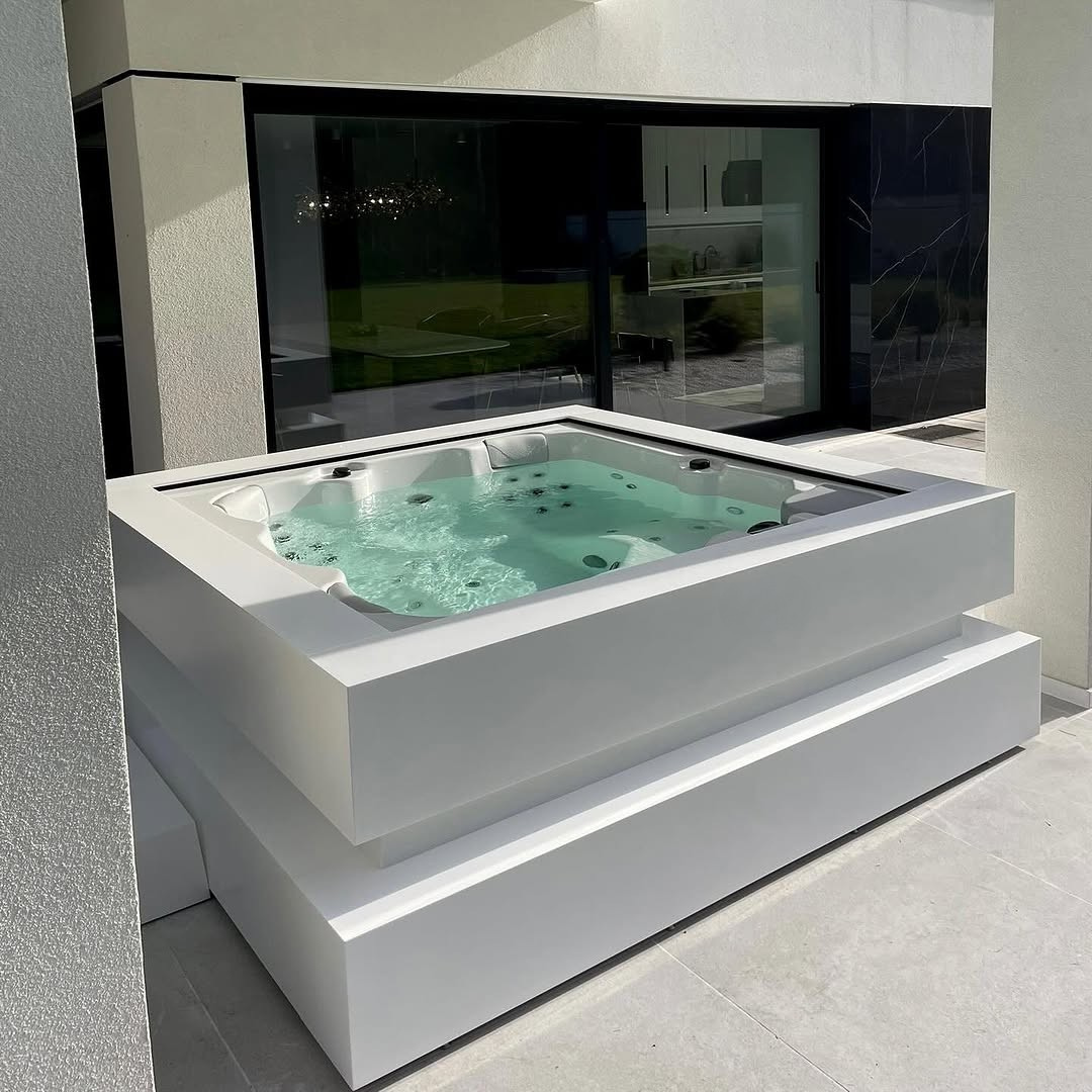 Nova Hot Tubs