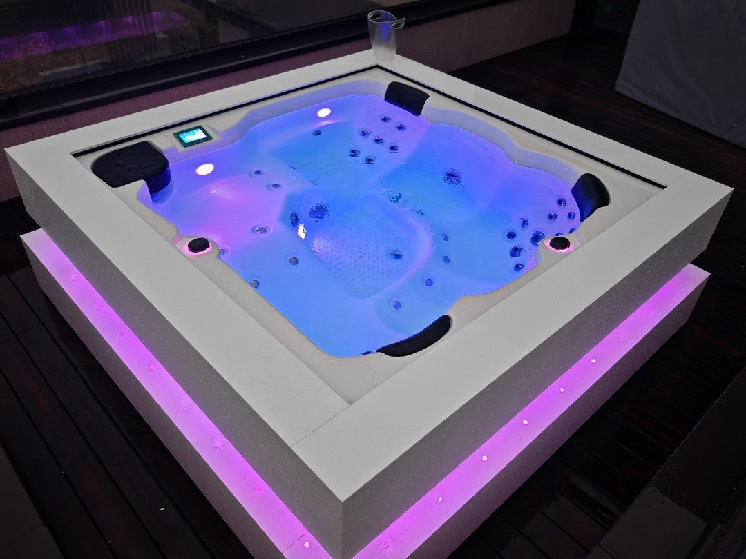 Nova Hot Tubs
