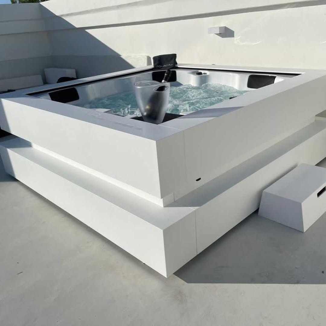 Nova Hot Tubs