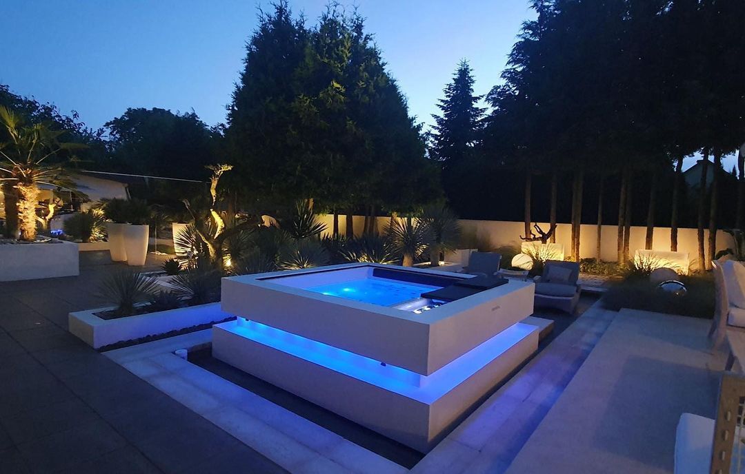 Luna Hot Tubs